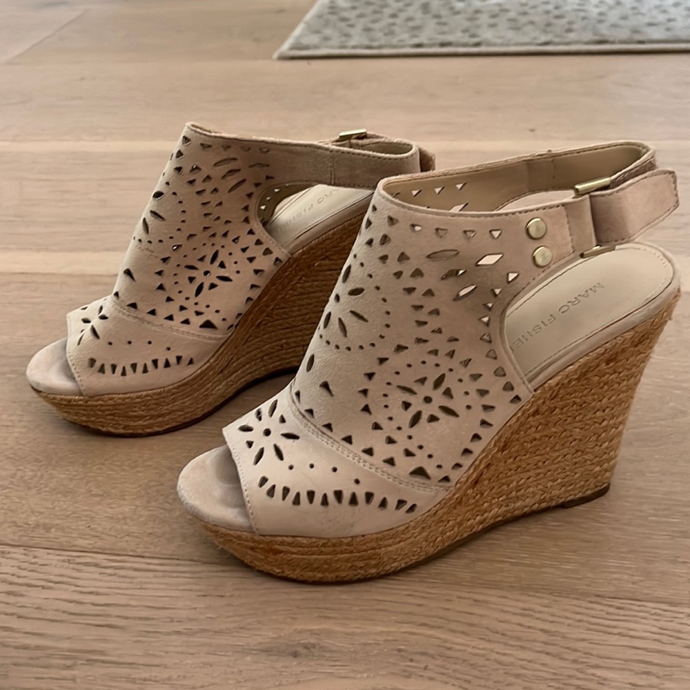 Marc Fisher wedges